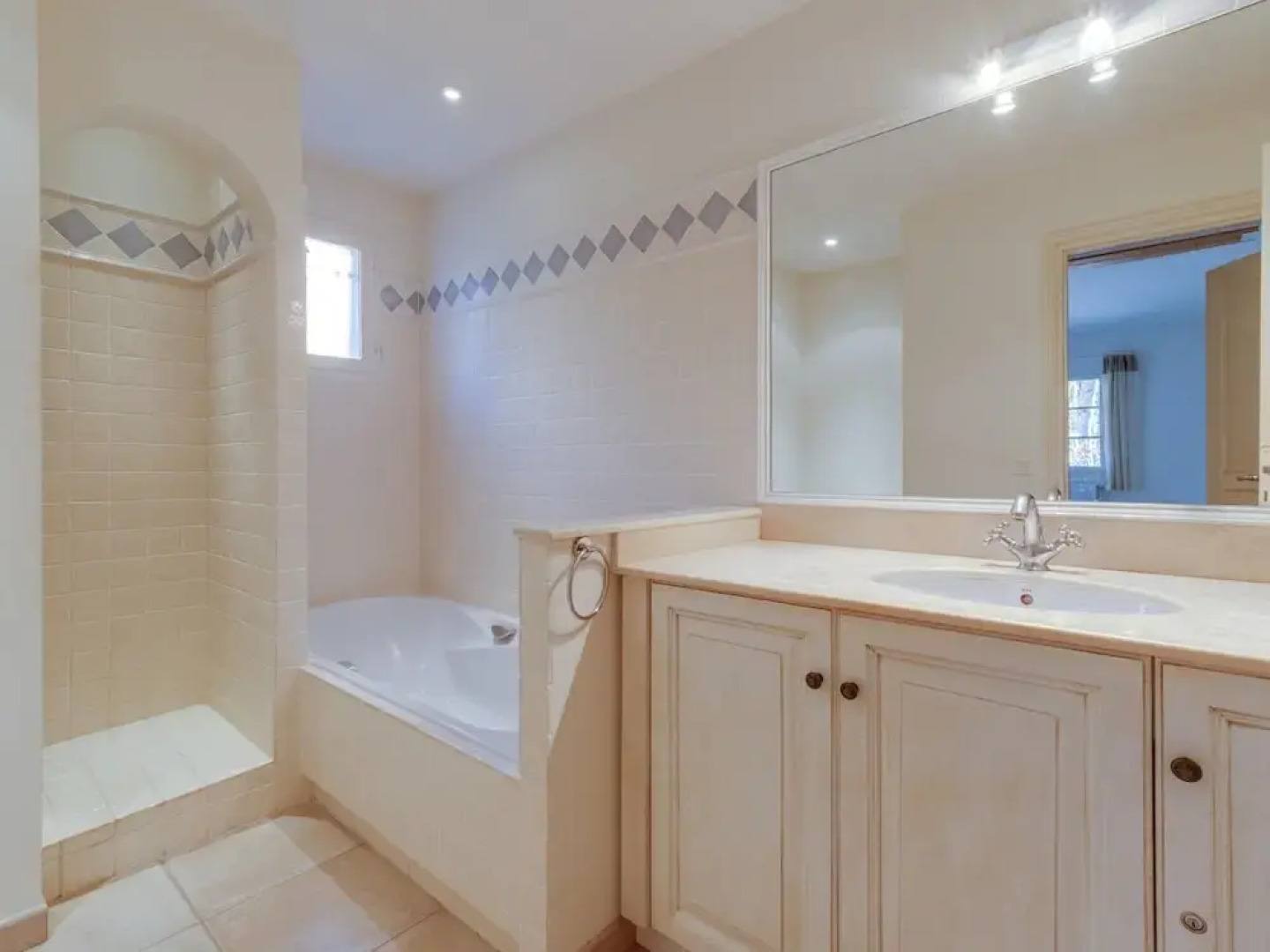 Resort in La Motte Near Golf & Beaches