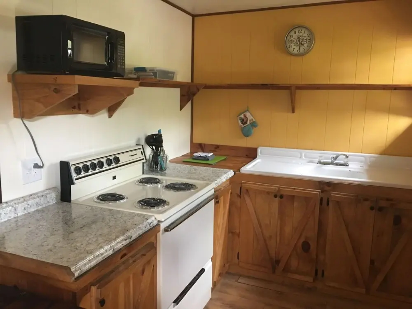 Smoky View Cottages & RV Resorts