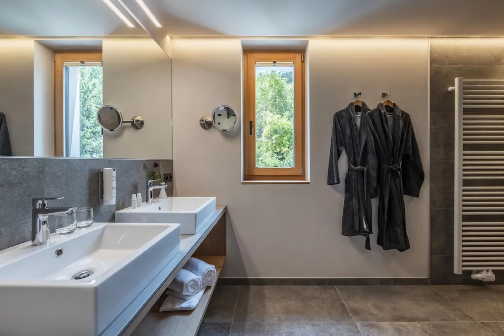 Maraias Luxury Suites & Apartments