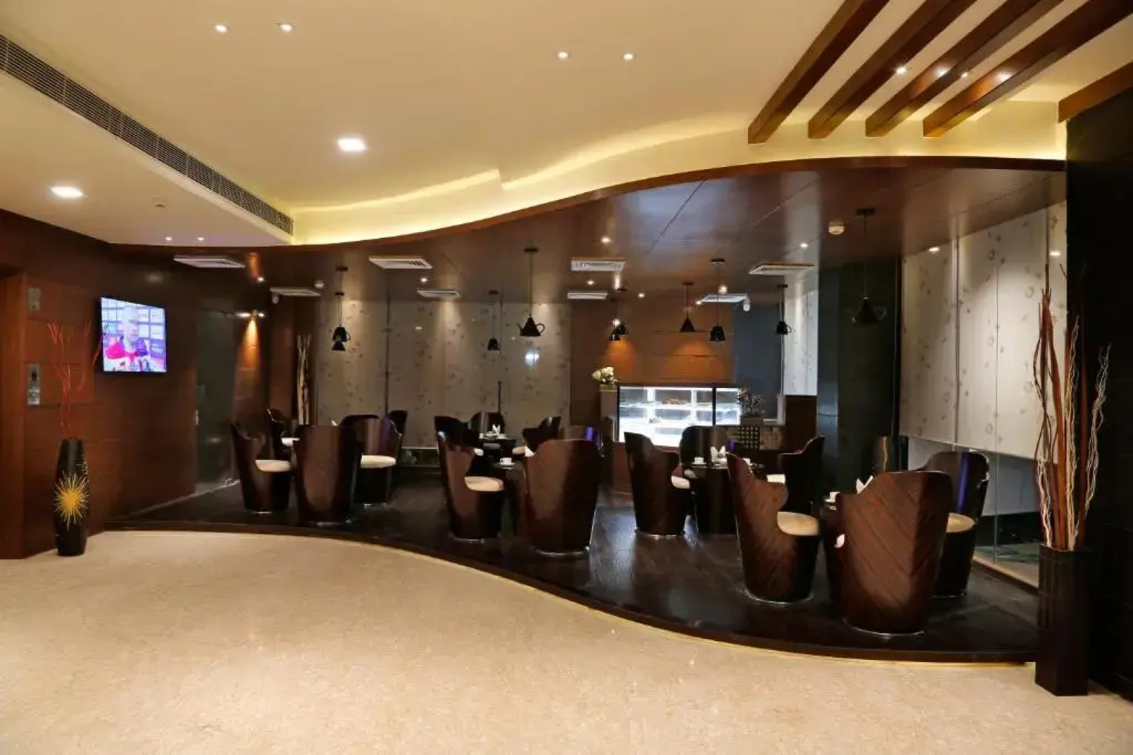 Xenious LN Courtyard Hotel