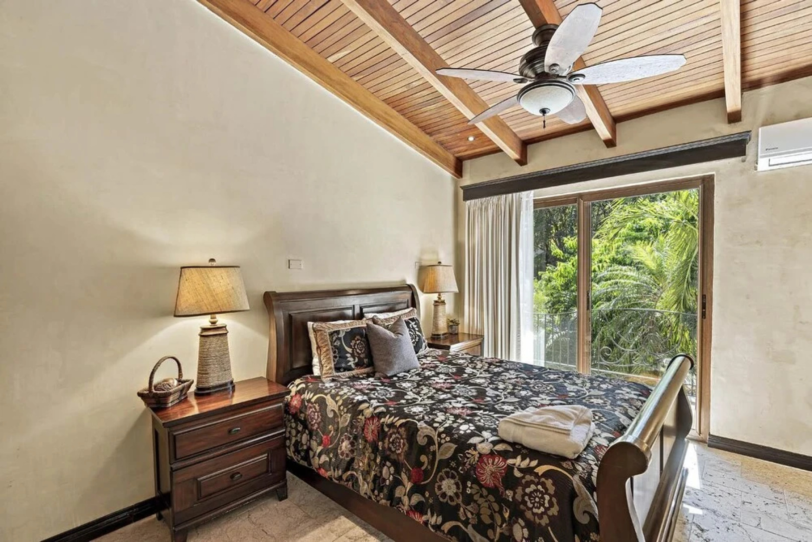 Luxury Beachfront Condo w/ High-End Wood Furnishings and Ocean Views in Exclusive Community