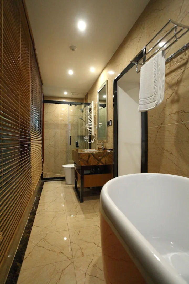 Lushan Xinyuan Hotel