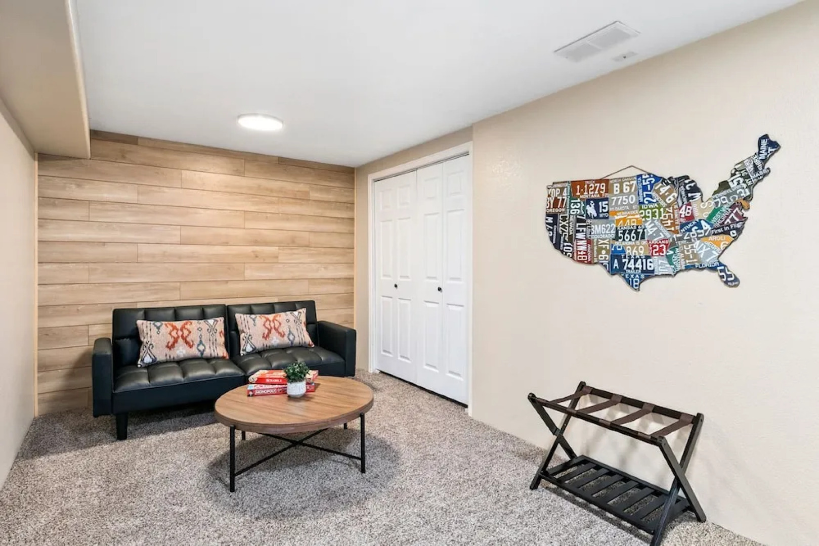 Scandinavian Chic – Hot Tub, Bikes and Lake Life!