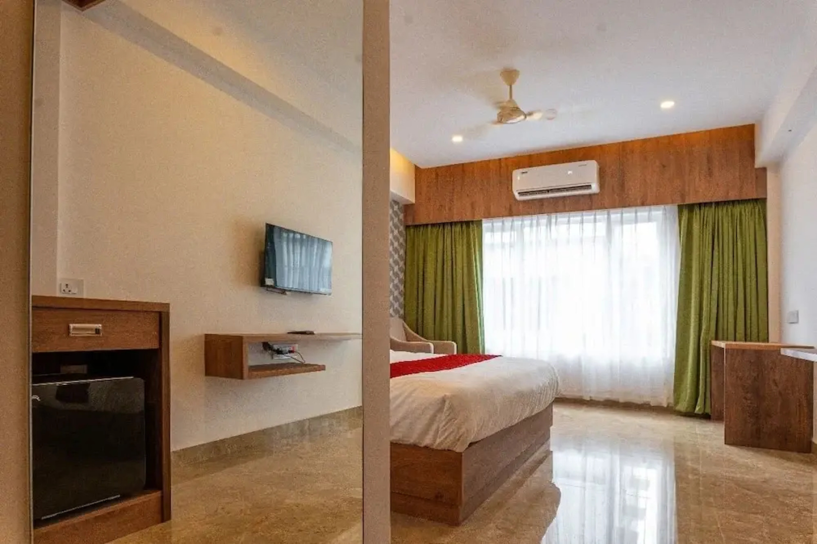Hotel VKJ Inn