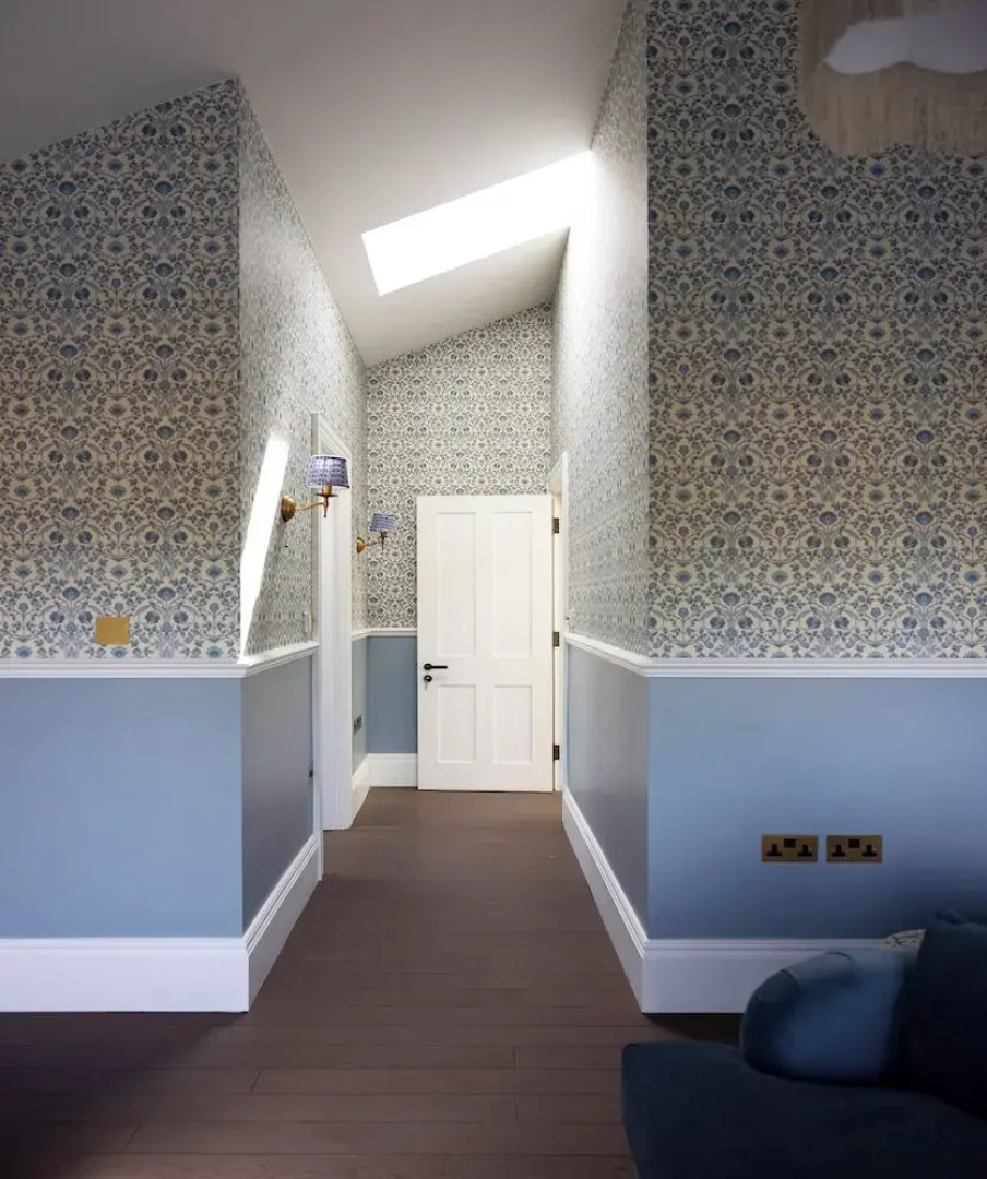 Thames Mansion - River View