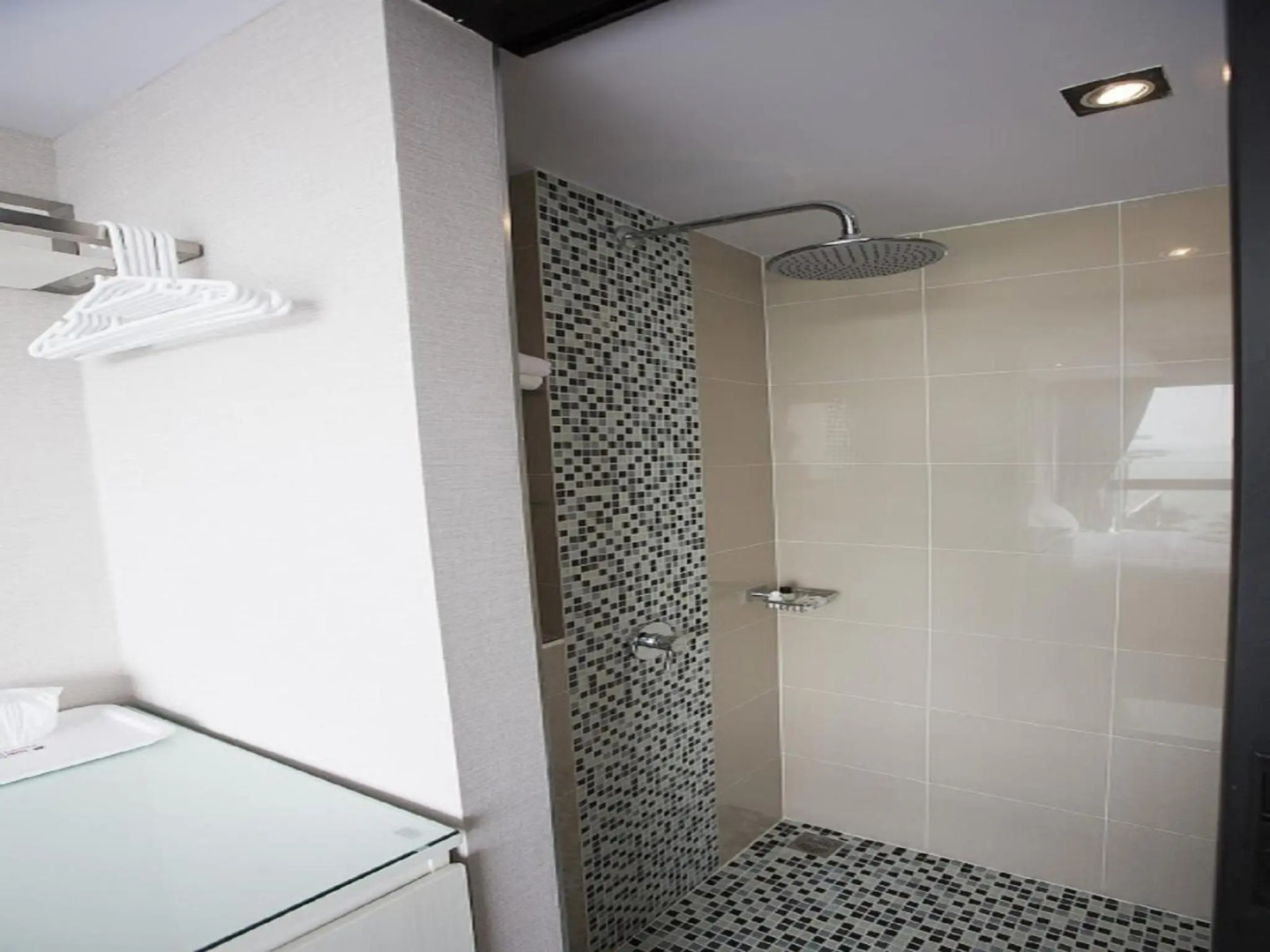 Serenotel Pattaya Beach Front