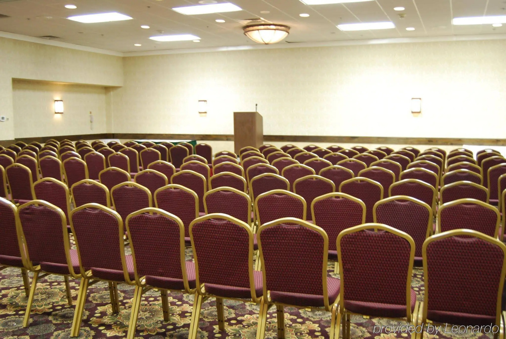 Love Field Hotel and Suites