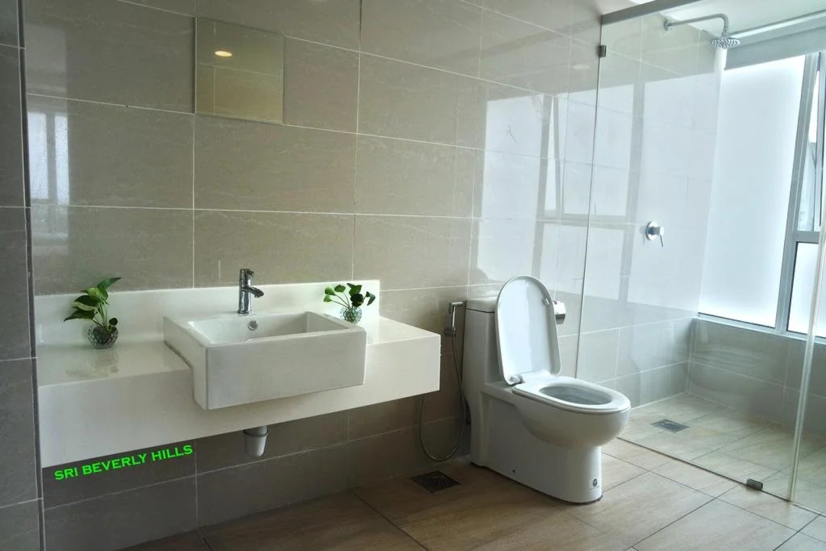 Sri Beverly Hills Near KLIA & KLIA2 & F1