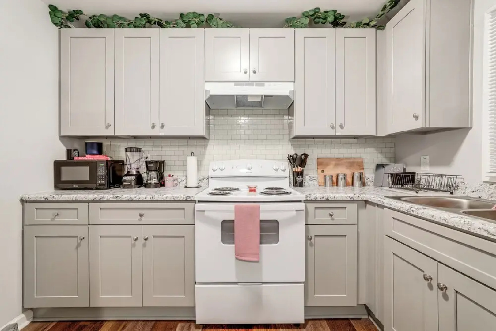 15 Mi to Dtwn Atlanta: Home w/ In-unit Laundry