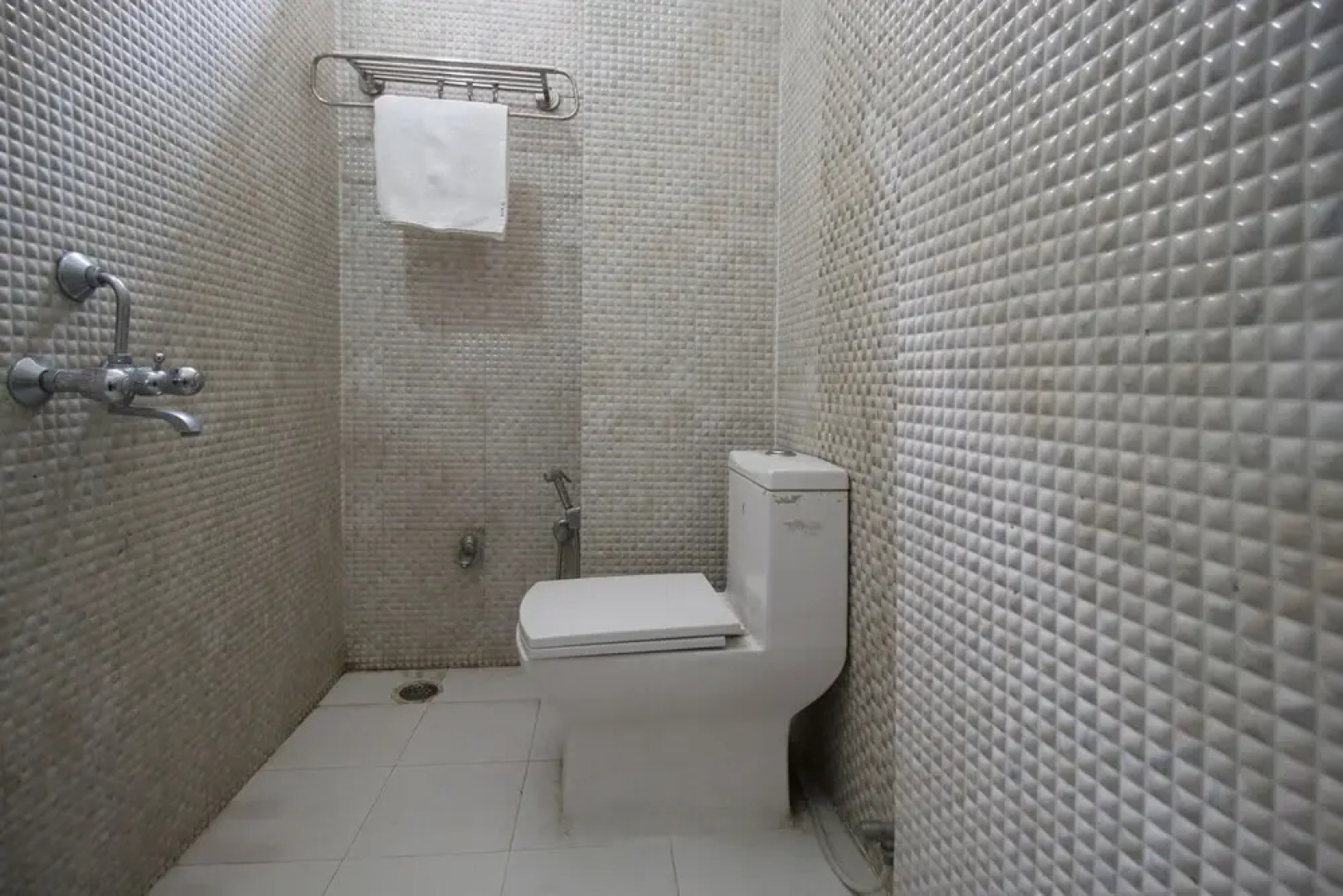 OYO 4398 Hotel Rajat Grand