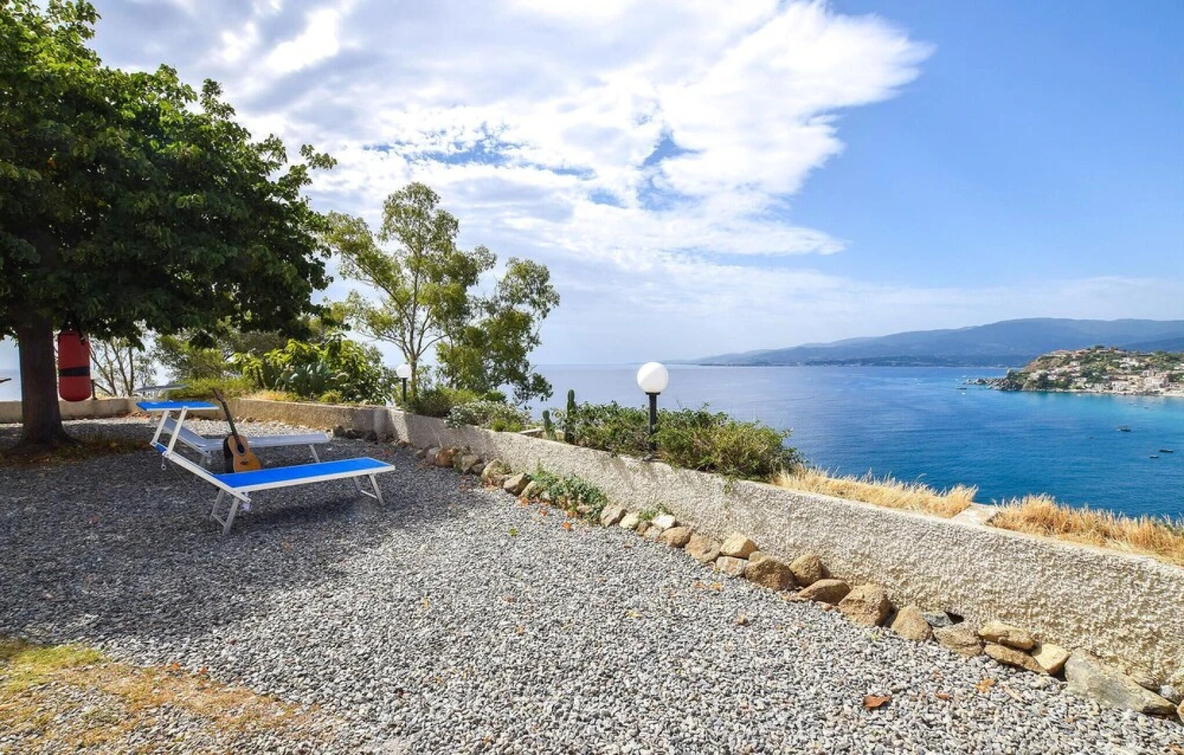 Beautiful Home in Stalettì With Wifi and 4 Bedrooms