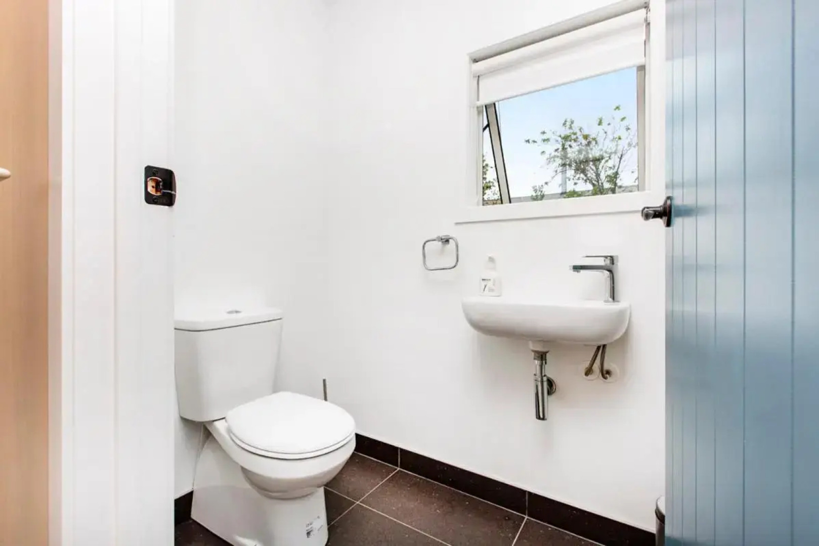 Surf Fortress - Raglan