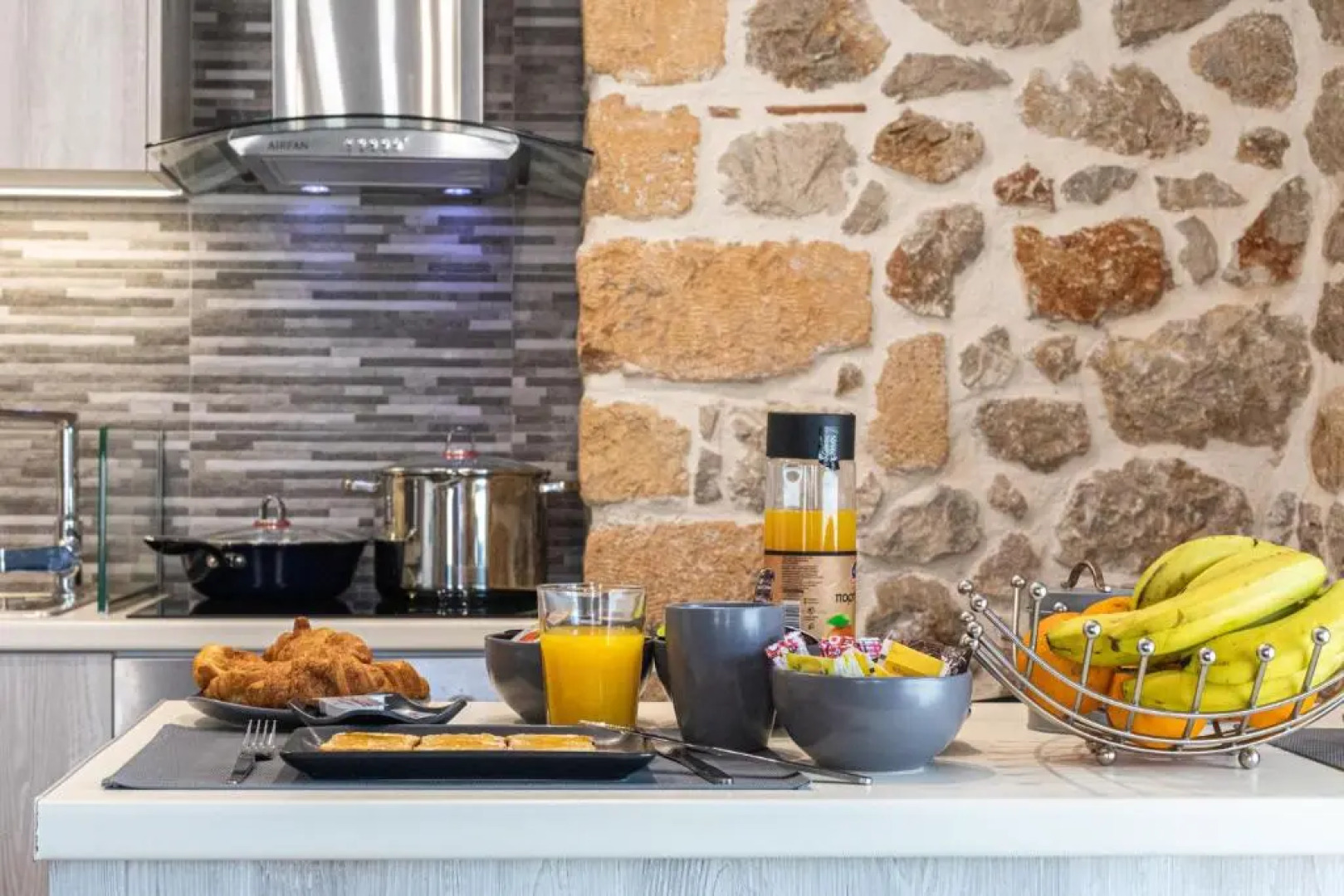 Adrian'S Luxury Apartments 1