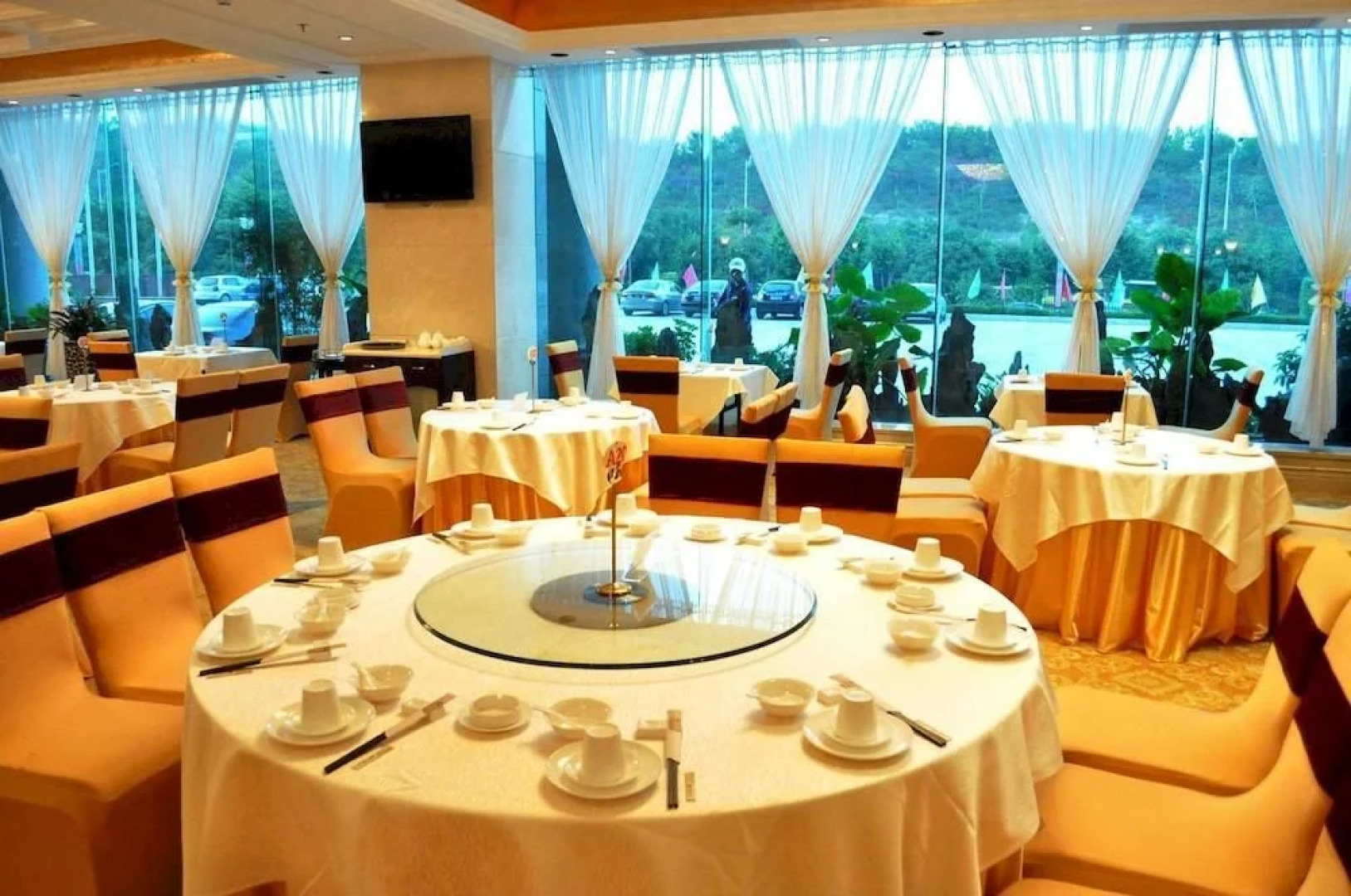 Golden Plaza International Hotel