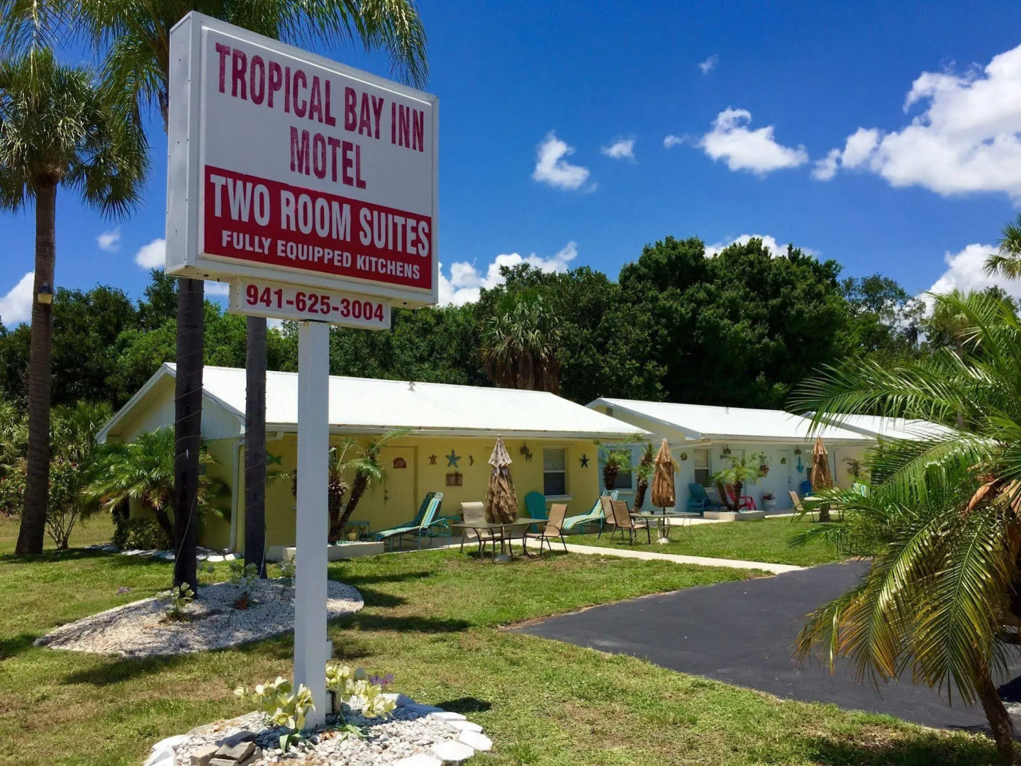 Tropical Bay Inn Motel