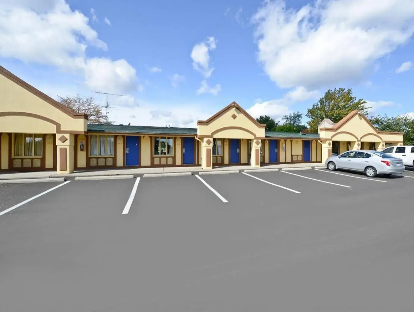 Americas Best Value Inn & Suites Warren Detroit