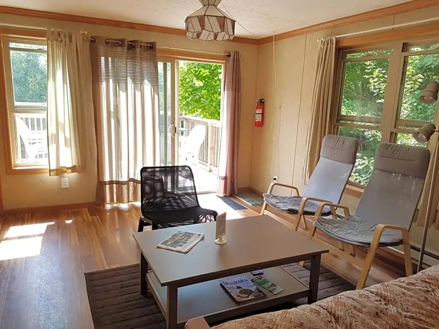 Parkway Cottage Resort & Trading Post