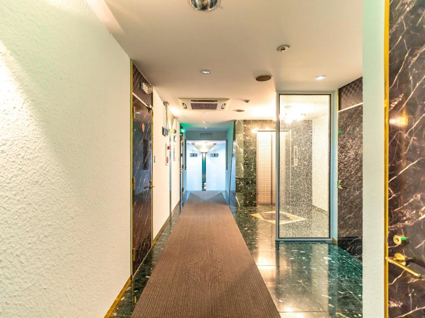 OYO Hotel Please Kobe