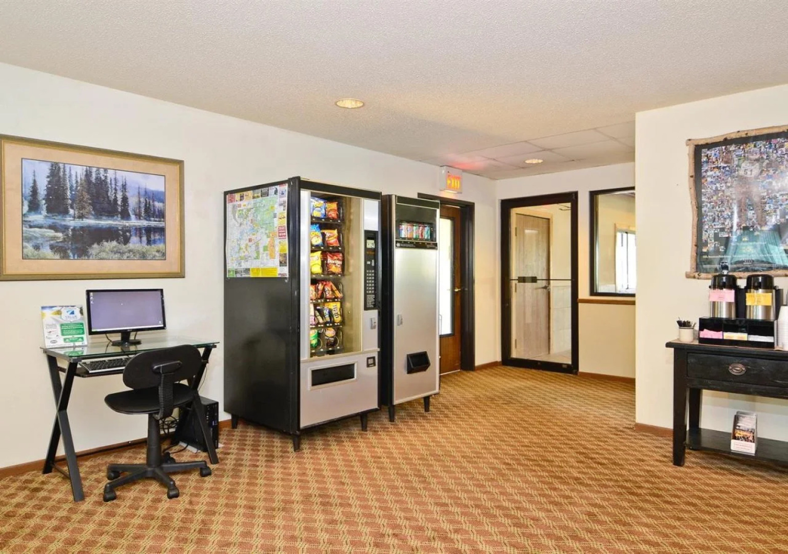 Super 8 by Wyndham Hayward WI