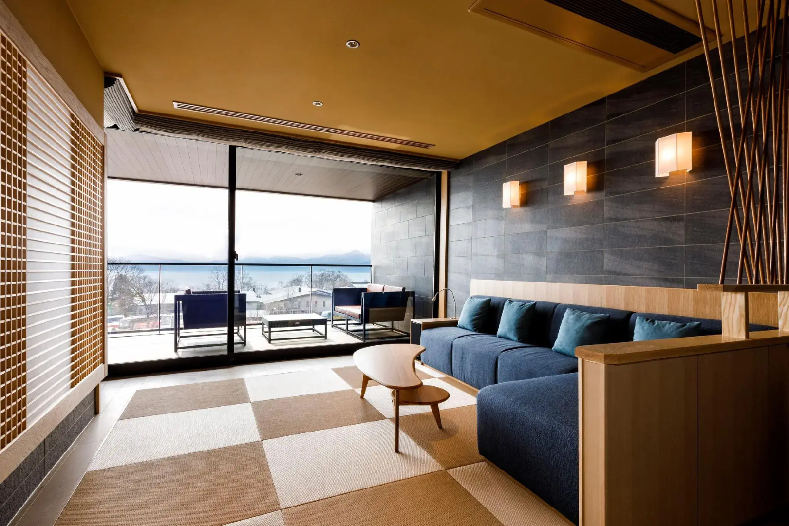 Lake Shikotsu Tsuruga Besso Ao no Za