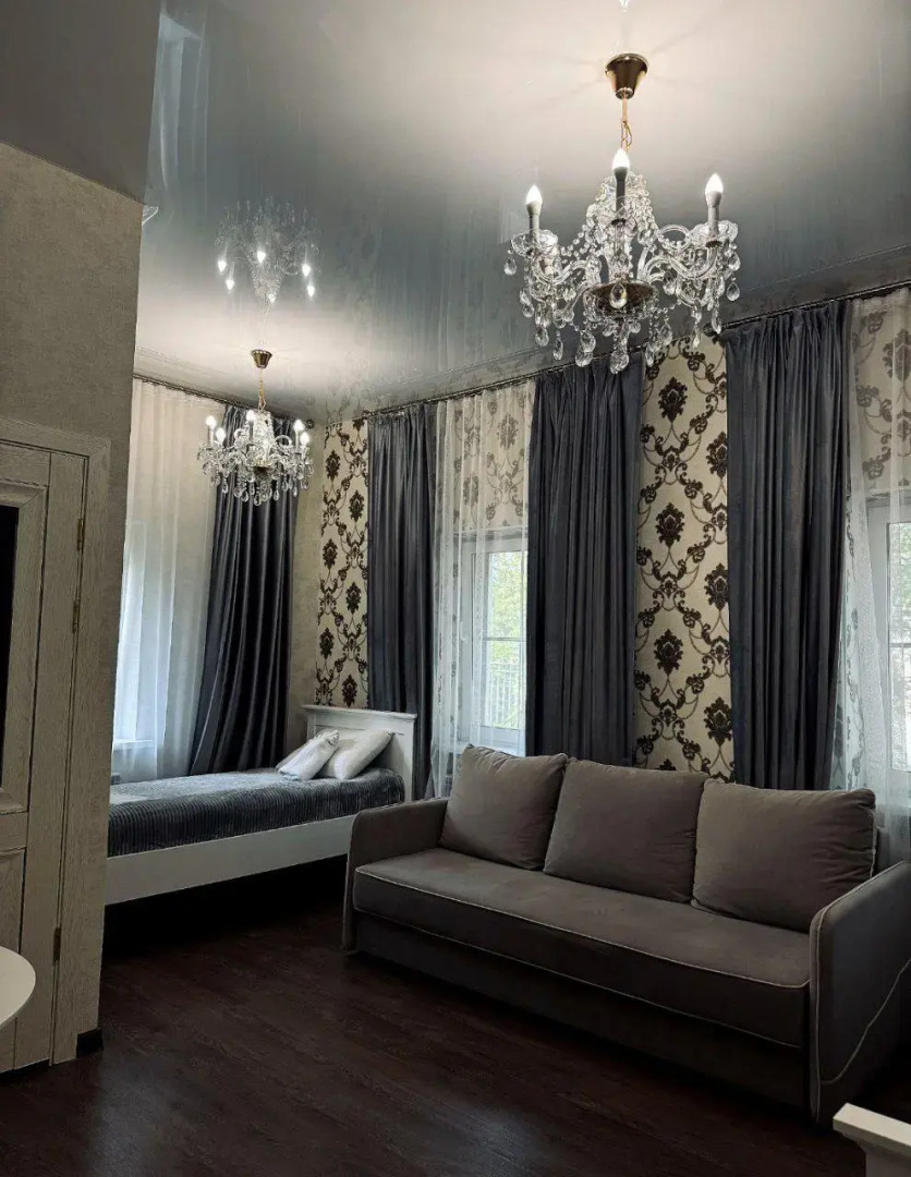 Уманский дом Семь Башен