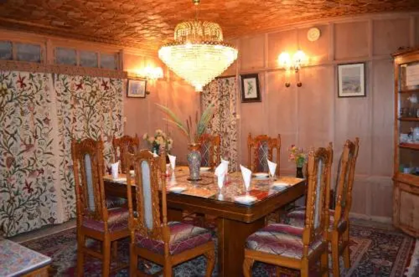 Kings Rose Houseboat