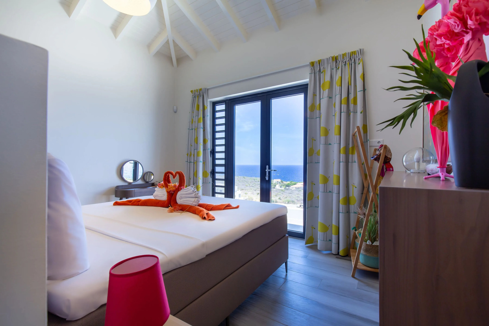 270 Ocean View From Private Infinity Pool - Colourful & Modern Villa