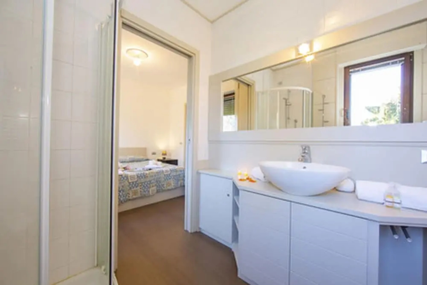 Sole di Meina Pool and Lake View