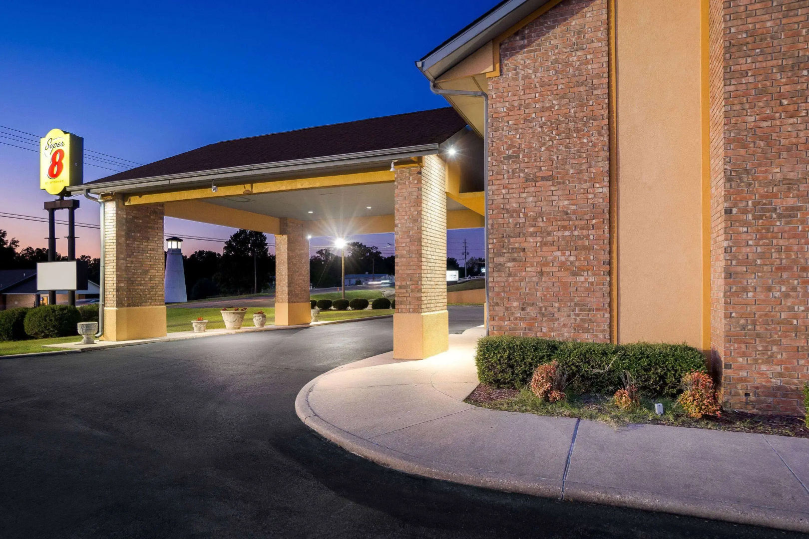 Super 8 by Wyndham Paragould