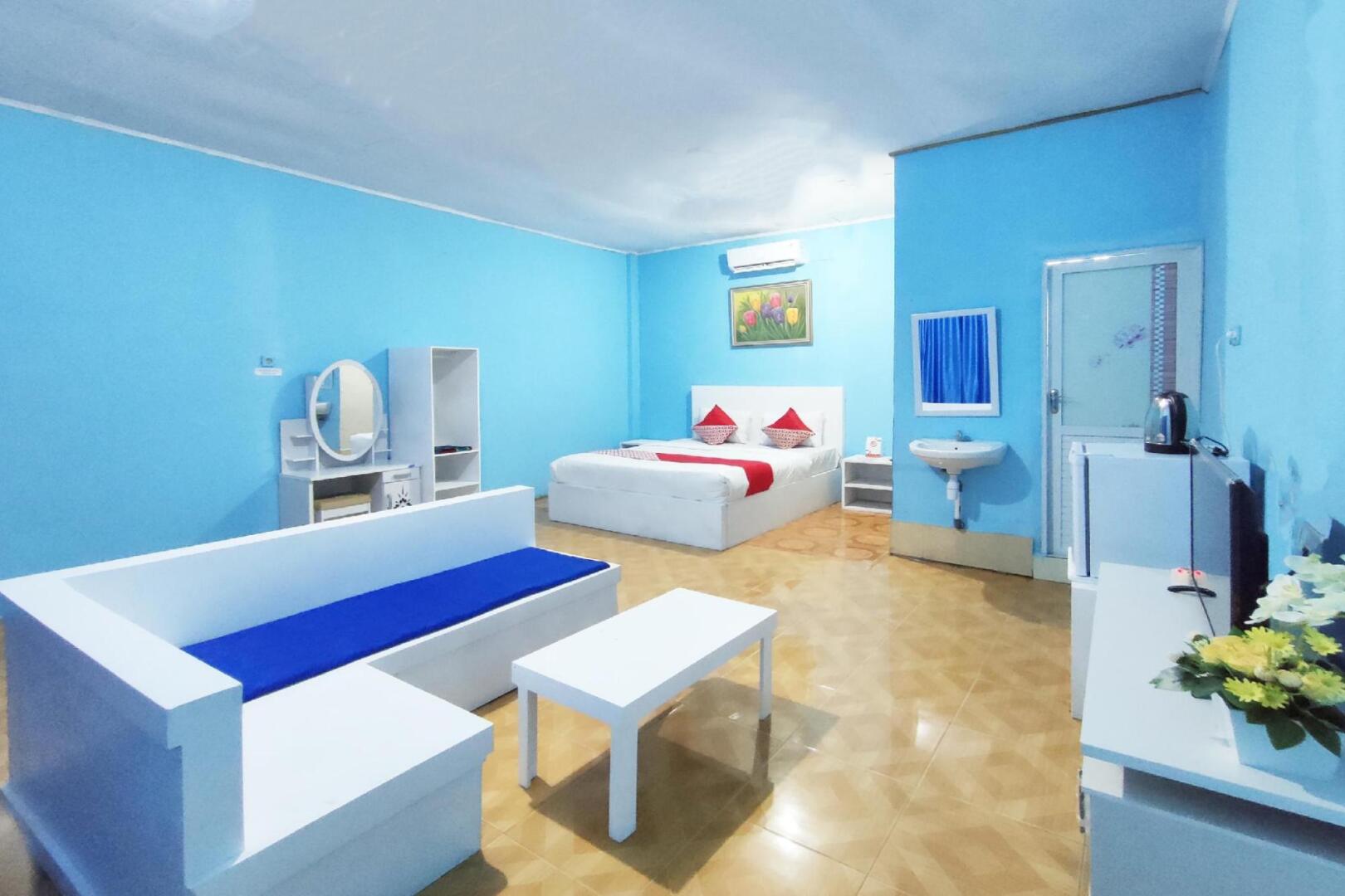 OYO 2994 Hotel Wedika