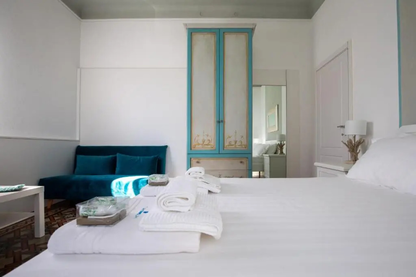 Maji Como Lake apartments