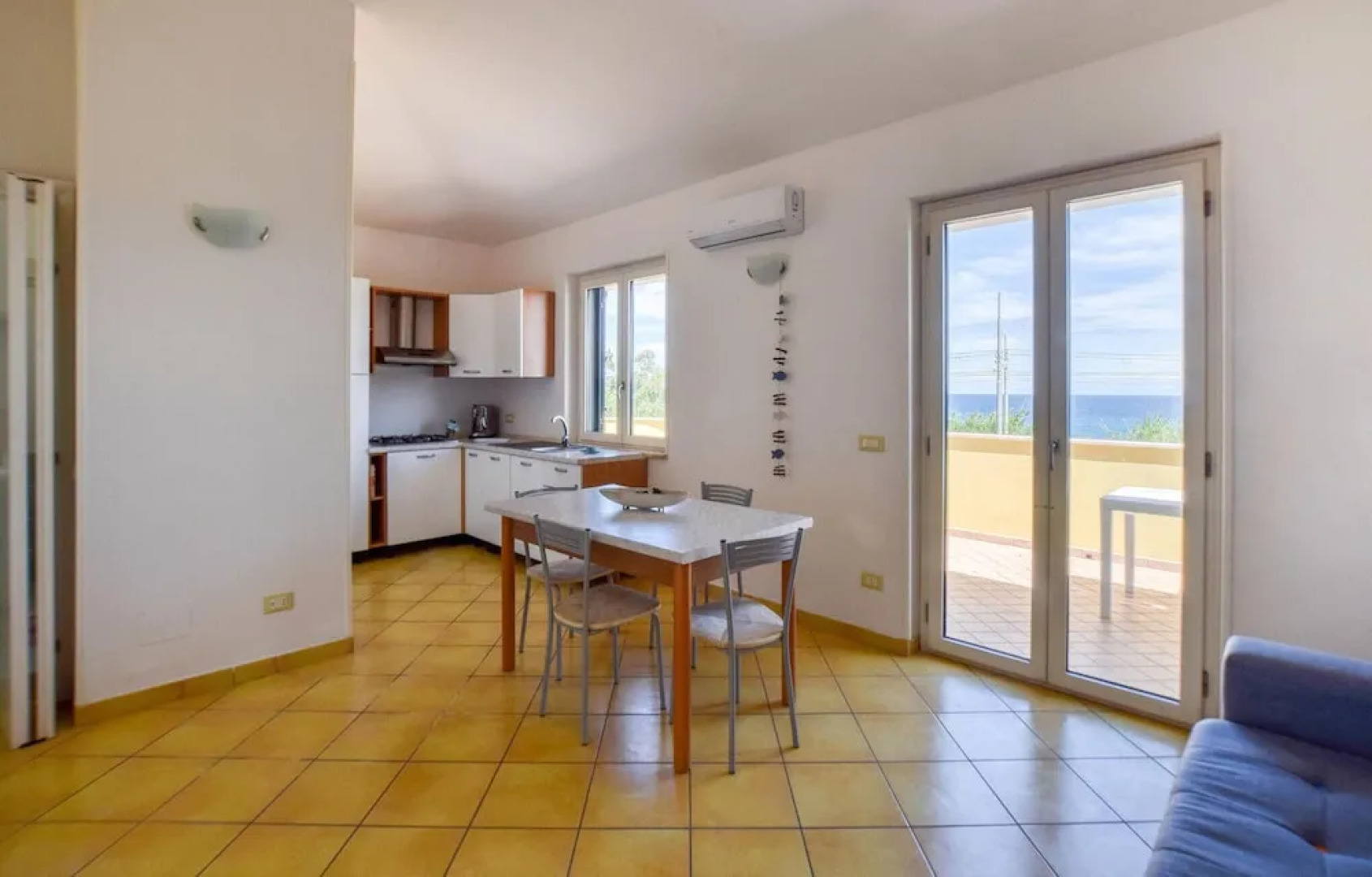 Awesome Apartment in Briatico With Wifi and 2 Bedrooms