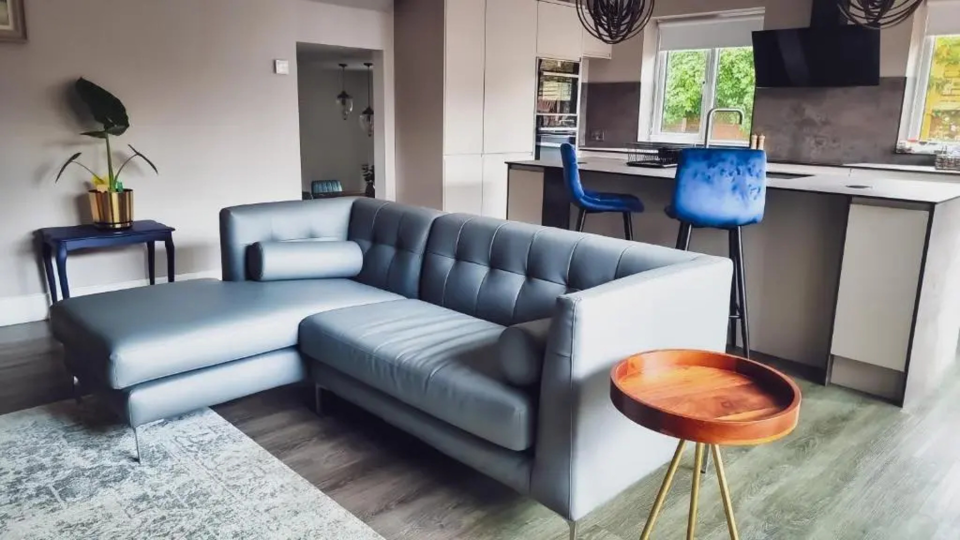 The Angel Holiday House