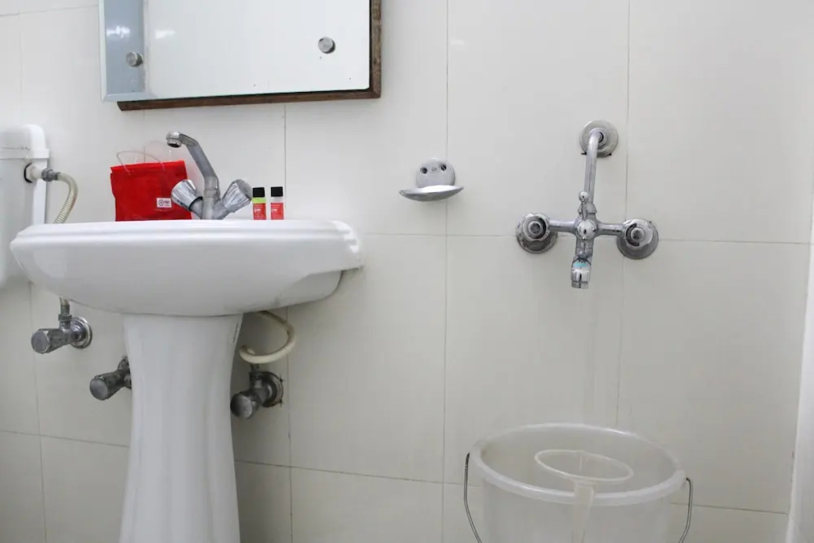 OYO 1818 Hotel Central