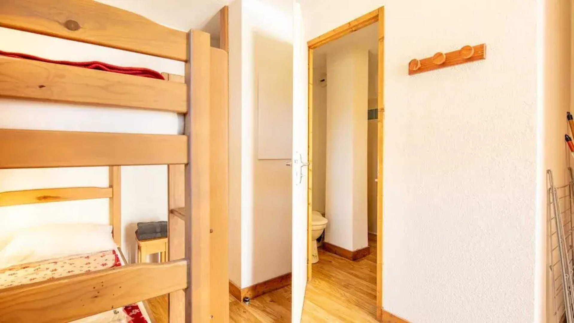 Mountain Hideaway for 4 Guests