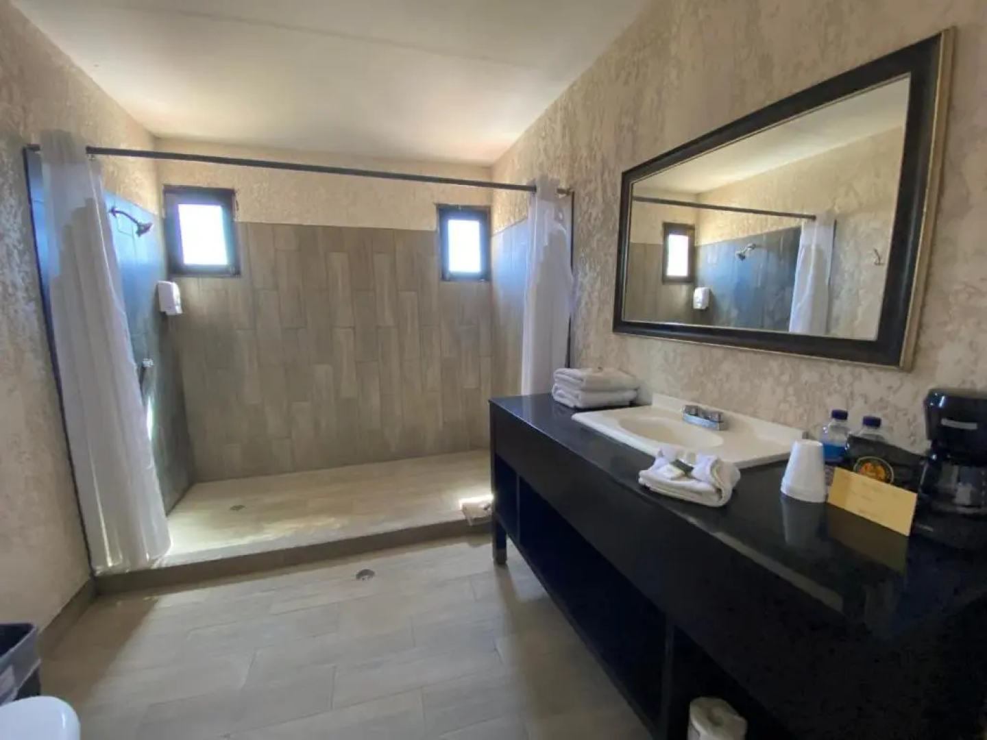 Los Vientos Hotel