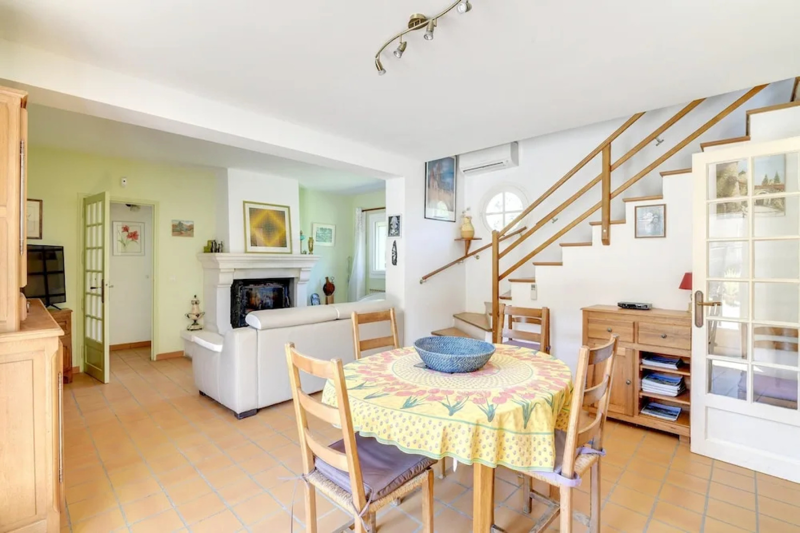 House With 3 Bedrooms in Oppède, With Wonderful Mountain View, Private