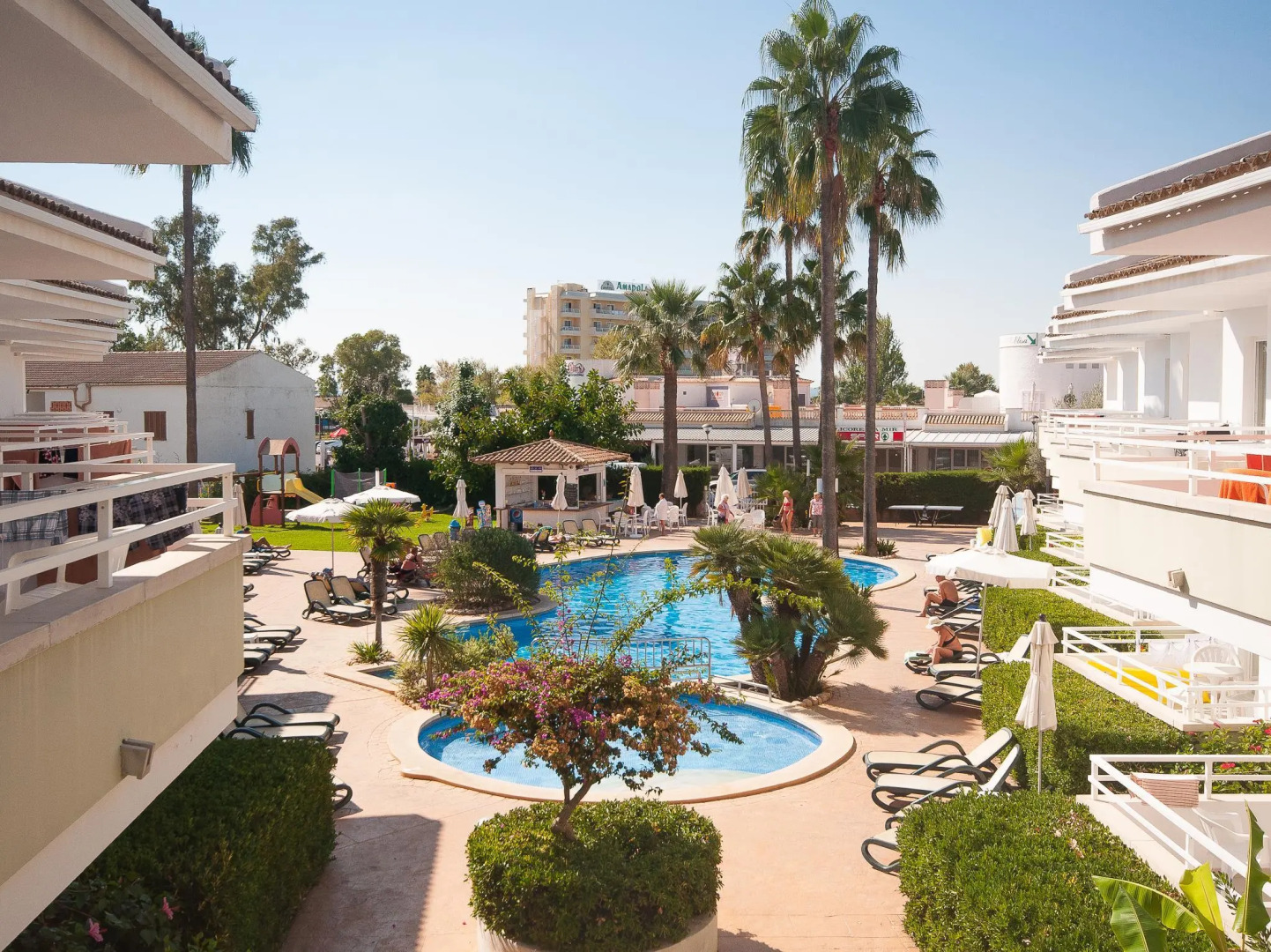 Universal Aparthotel Elisa