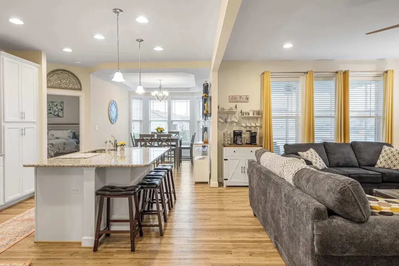 Wild Air Getaway For 12!