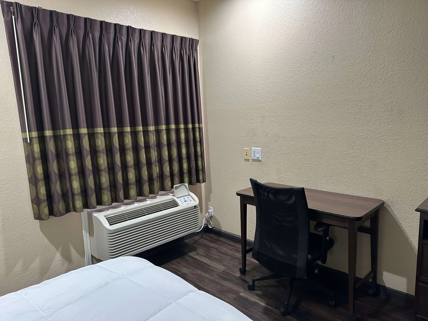 Red Lion Inn & Suites IAH Airport East
