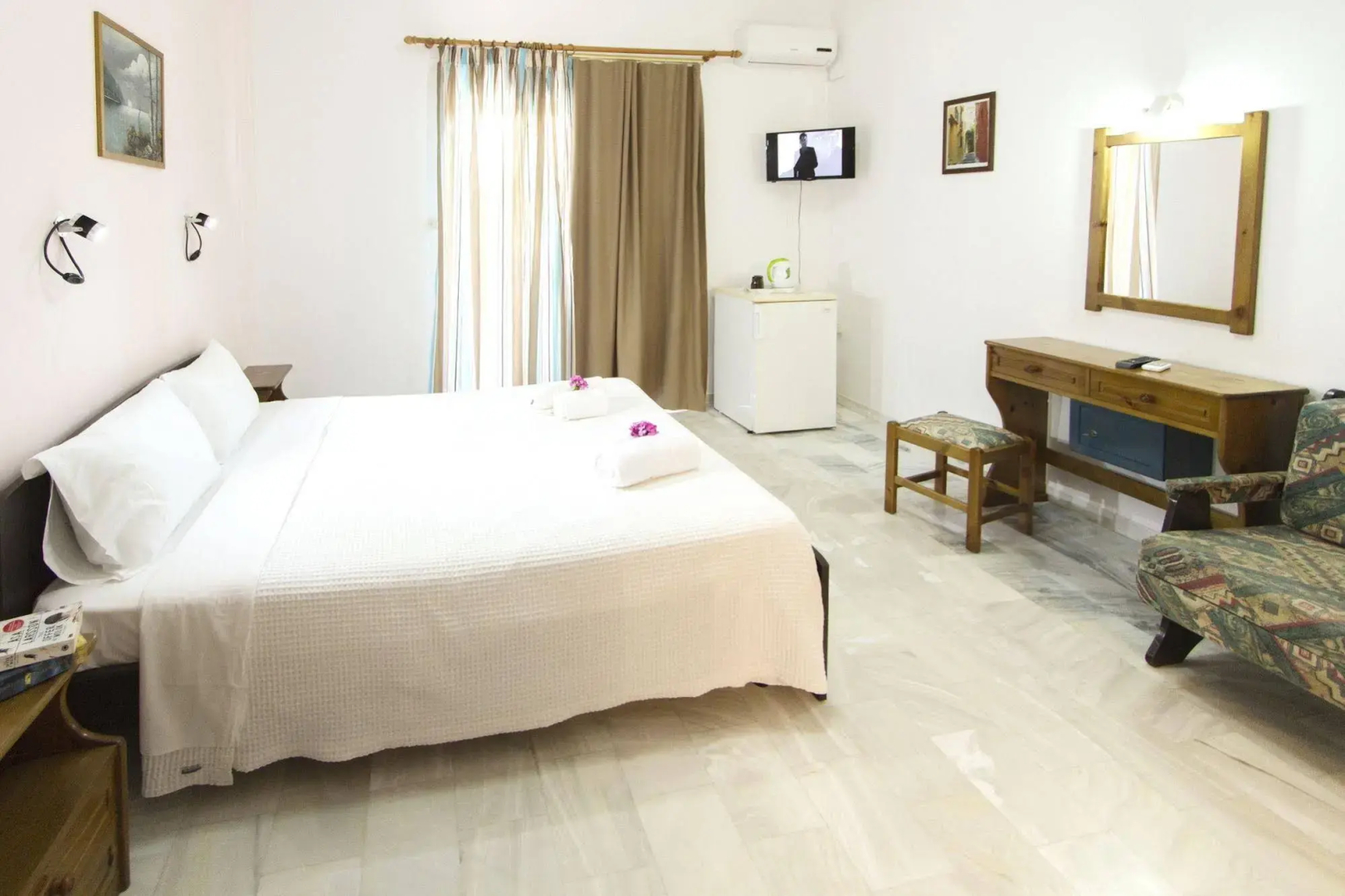 Revekka Rooms