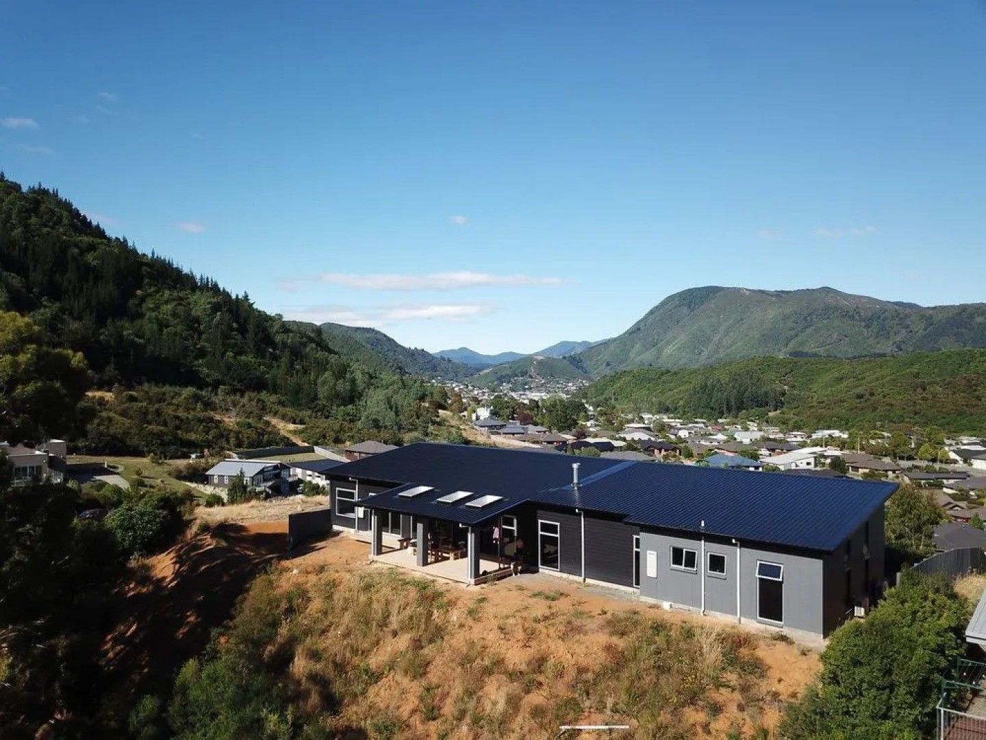 Bell Bird Ridge Holiday Home - Ocean & Valley Views