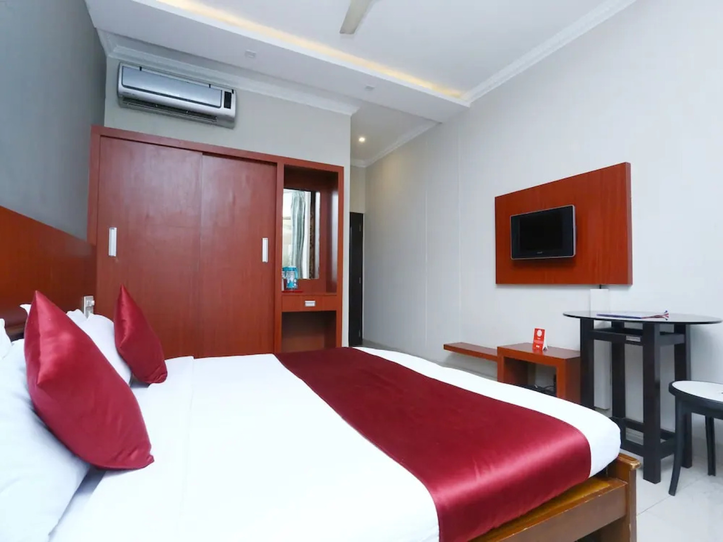 OYO 5075 Khaleej Residency