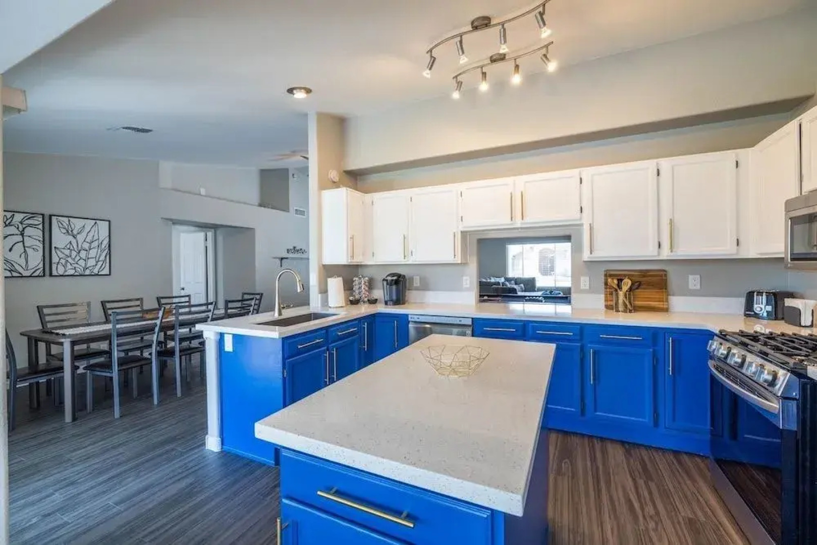 Glendale Keim 4 Bedroom Home By Redawning