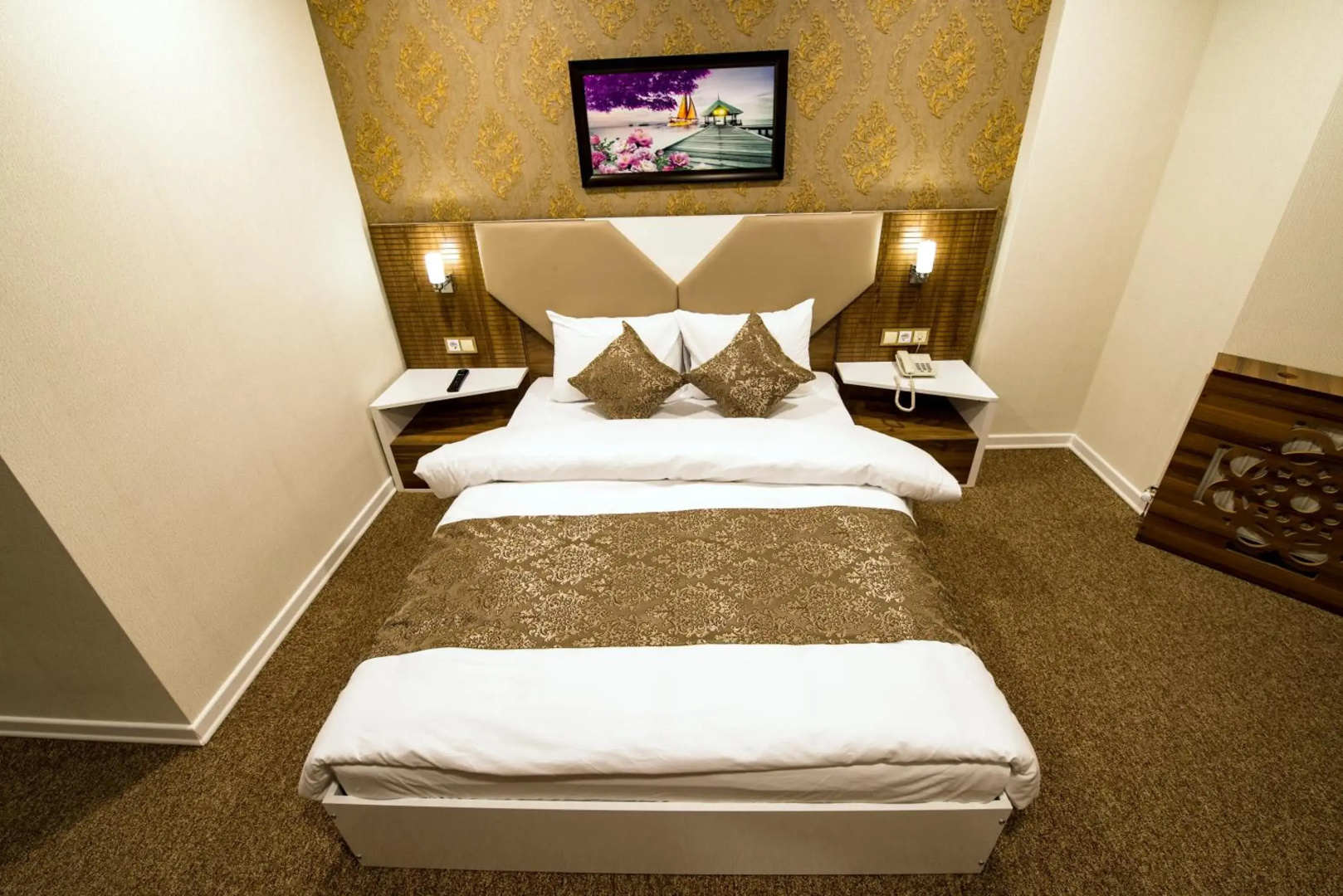 Kars-i Sirin Hotel