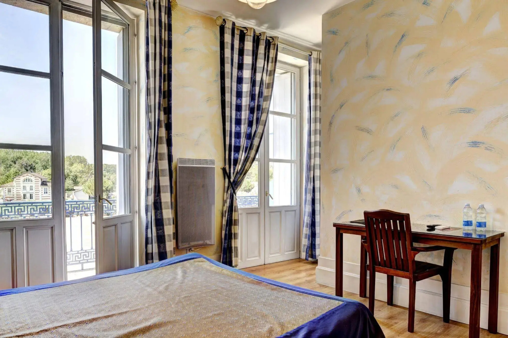 Hôtel de la tour à LIBOURNE