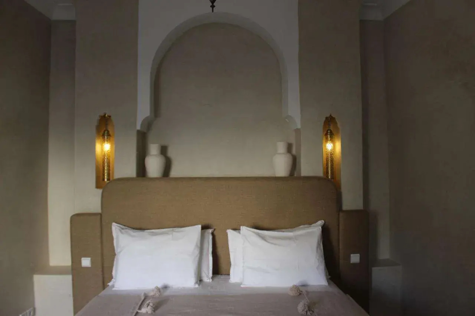 Riad Emberiza Sahari