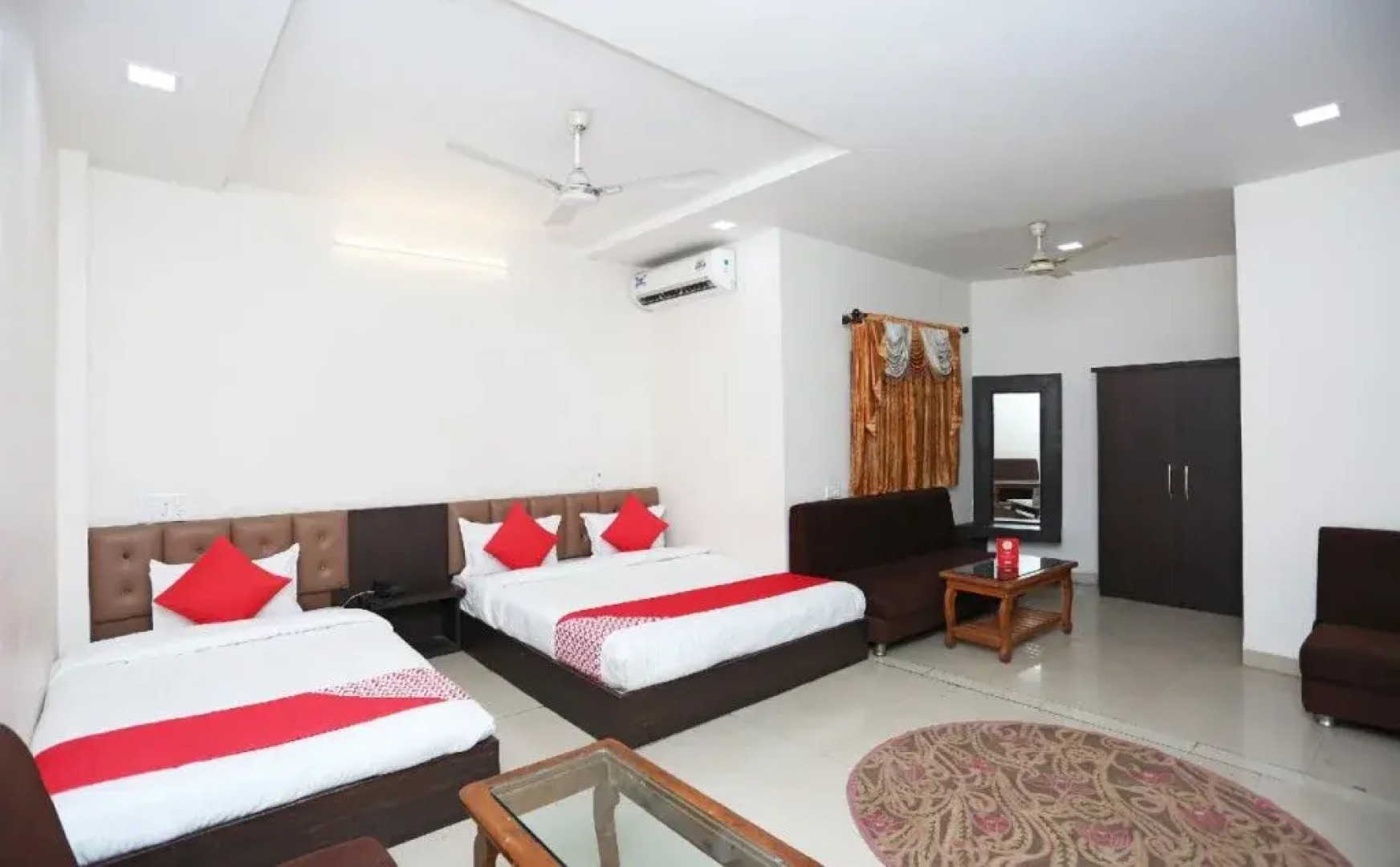 Hotel Sunrise by OYO Rooms