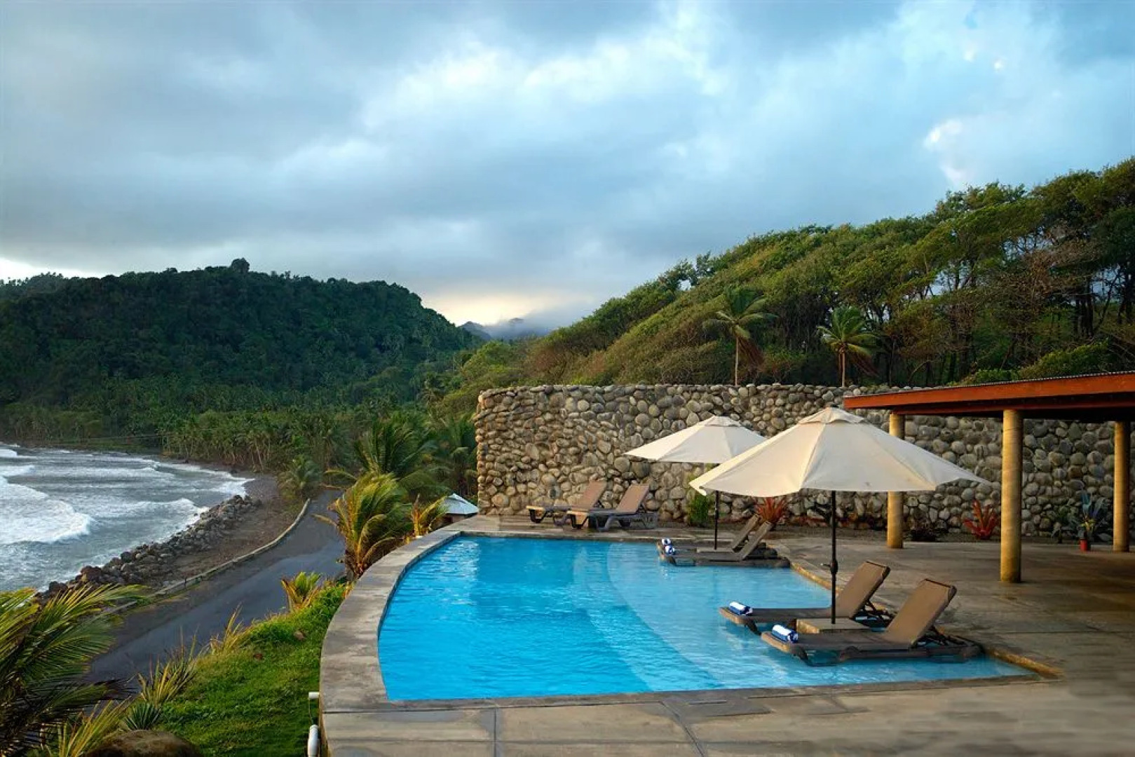 Pagua Bay House Oceanfront Cabanas
