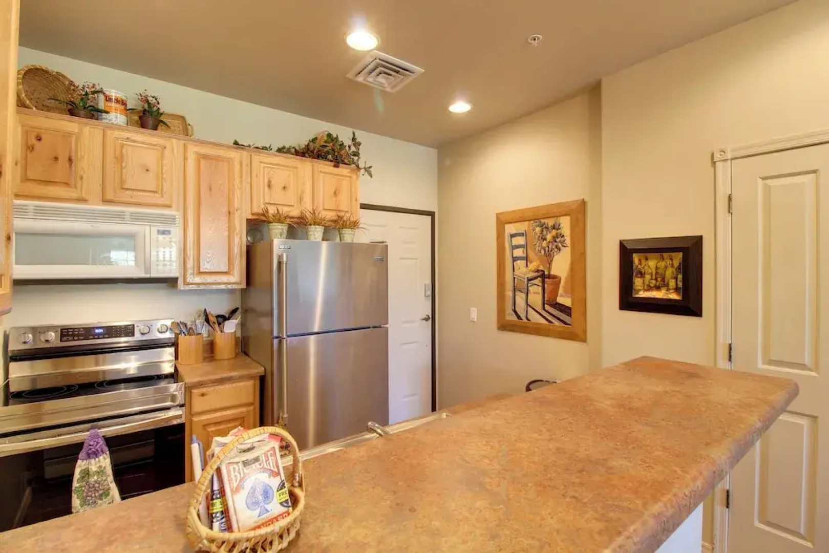 Overgaard Condo w/ Balcony, Near Hiking & Golfing